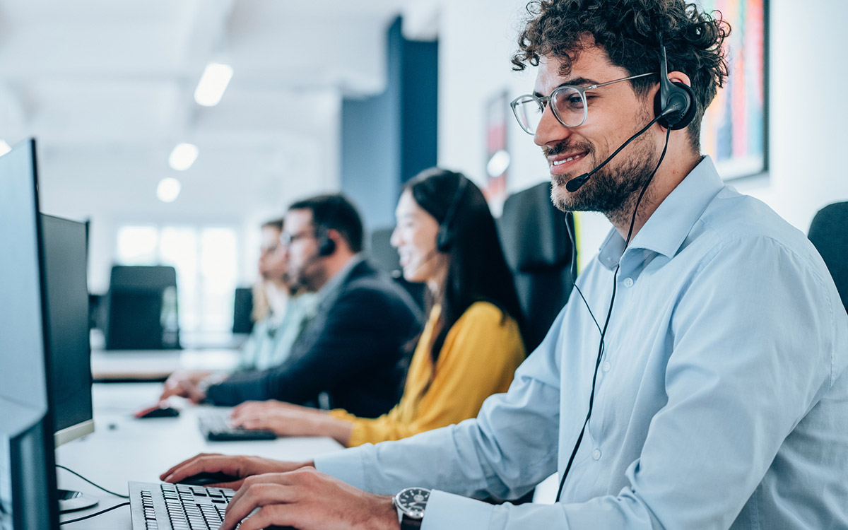 it call center agent working